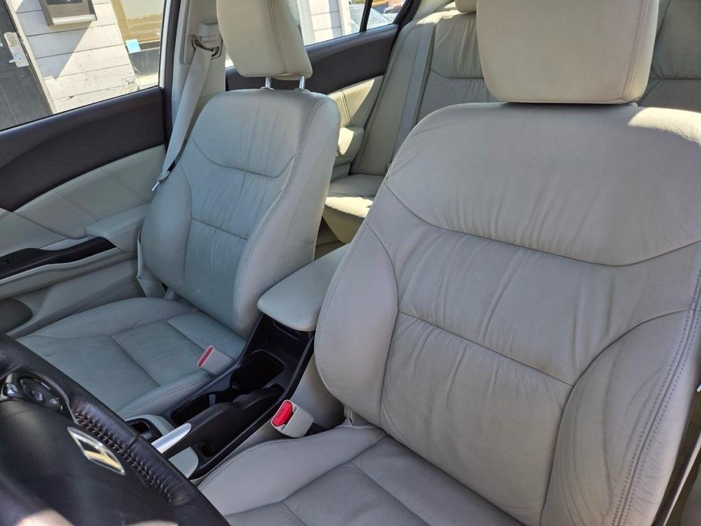 Honda Civic EX-L Sedan 5-Speed AT 2012