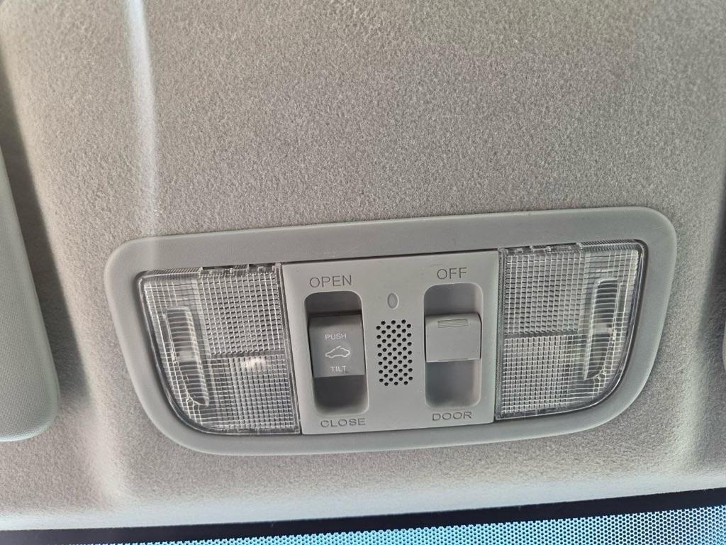 Honda Civic EX-L Sedan 5-Speed AT 2012