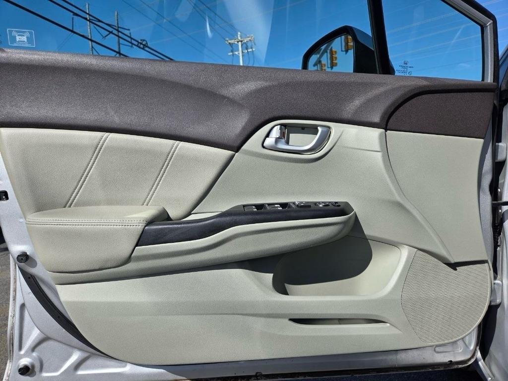 Honda Civic EX-L Sedan 5-Speed AT 2012