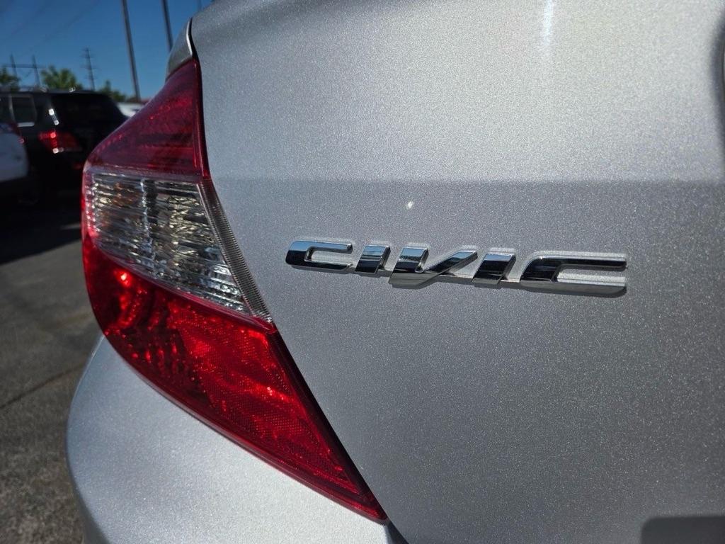 Honda Civic EX-L Sedan 5-Speed AT 2012