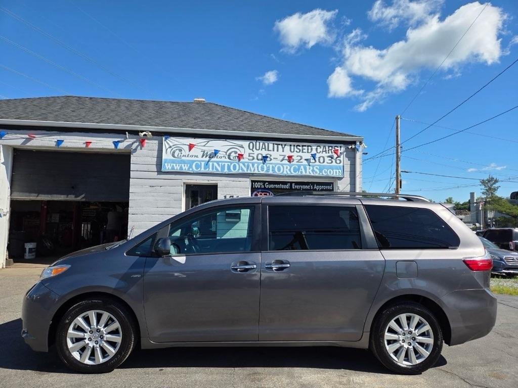 Toyota Sienna XLE 7-Passenger AWD 2017