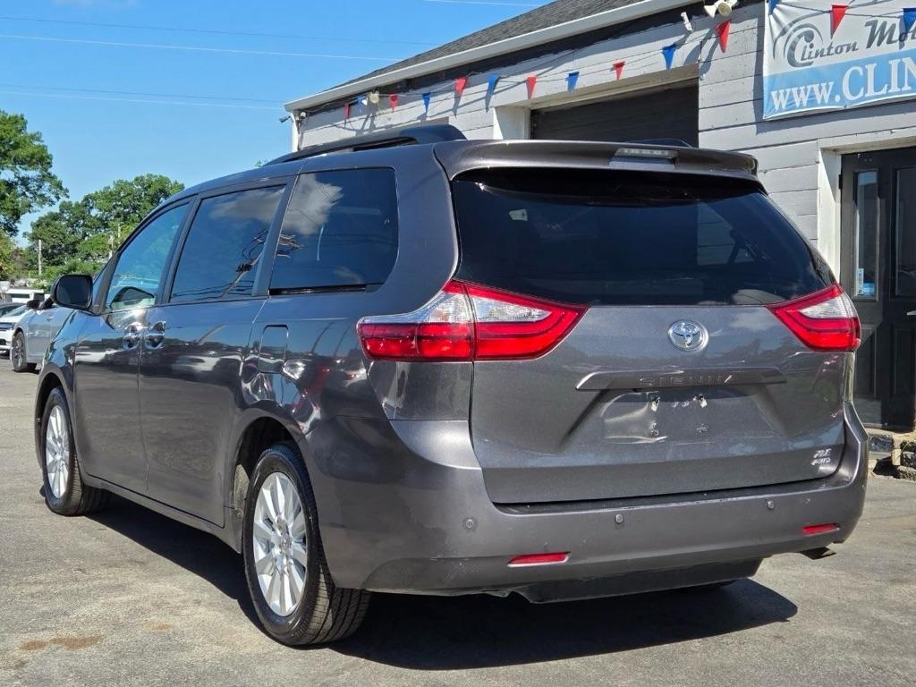 Toyota Sienna XLE 7-Passenger AWD 2017