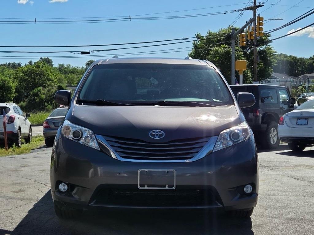 Toyota Sienna XLE 7-Passenger AWD 2017