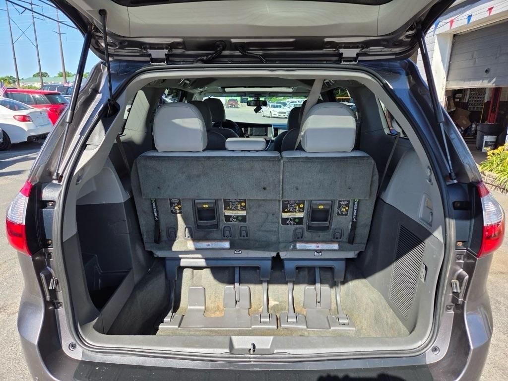 Toyota Sienna XLE 7-Passenger AWD 2017