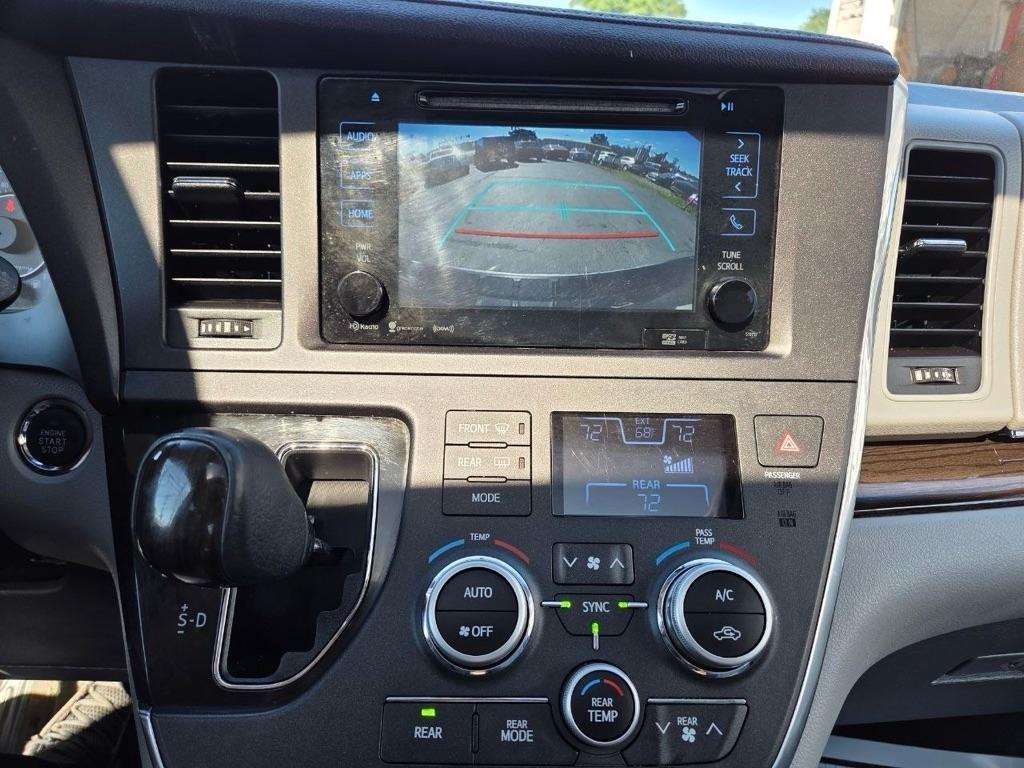 Toyota Sienna XLE 7-Passenger AWD 2017