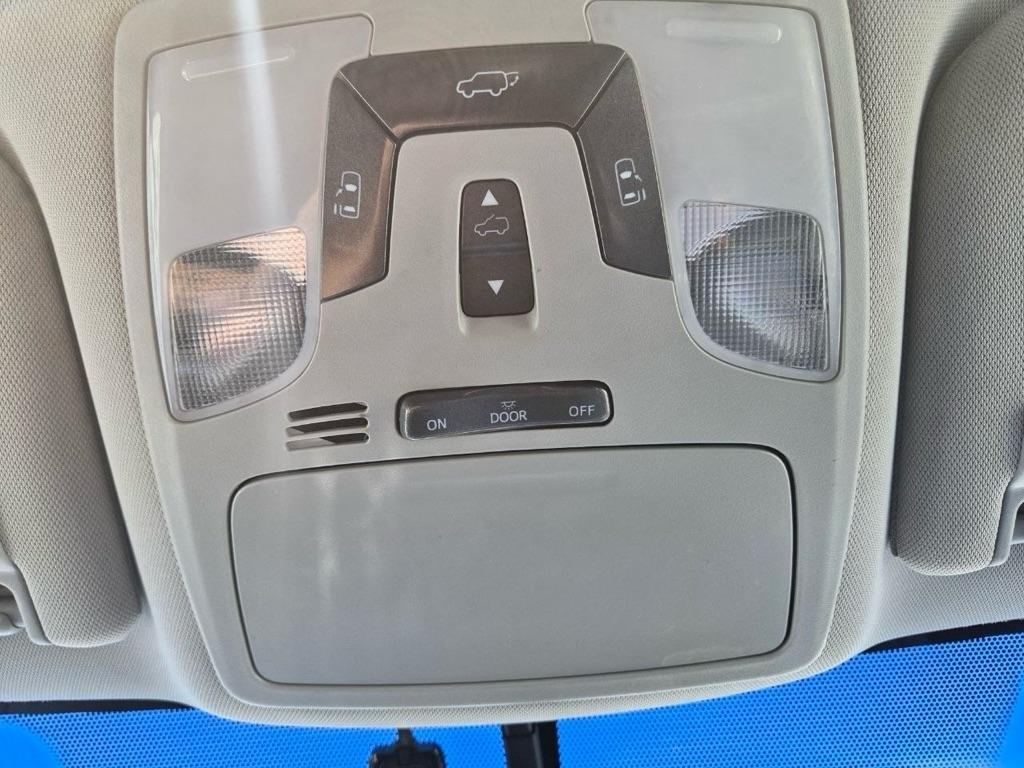Toyota Sienna XLE 7-Passenger AWD 2017