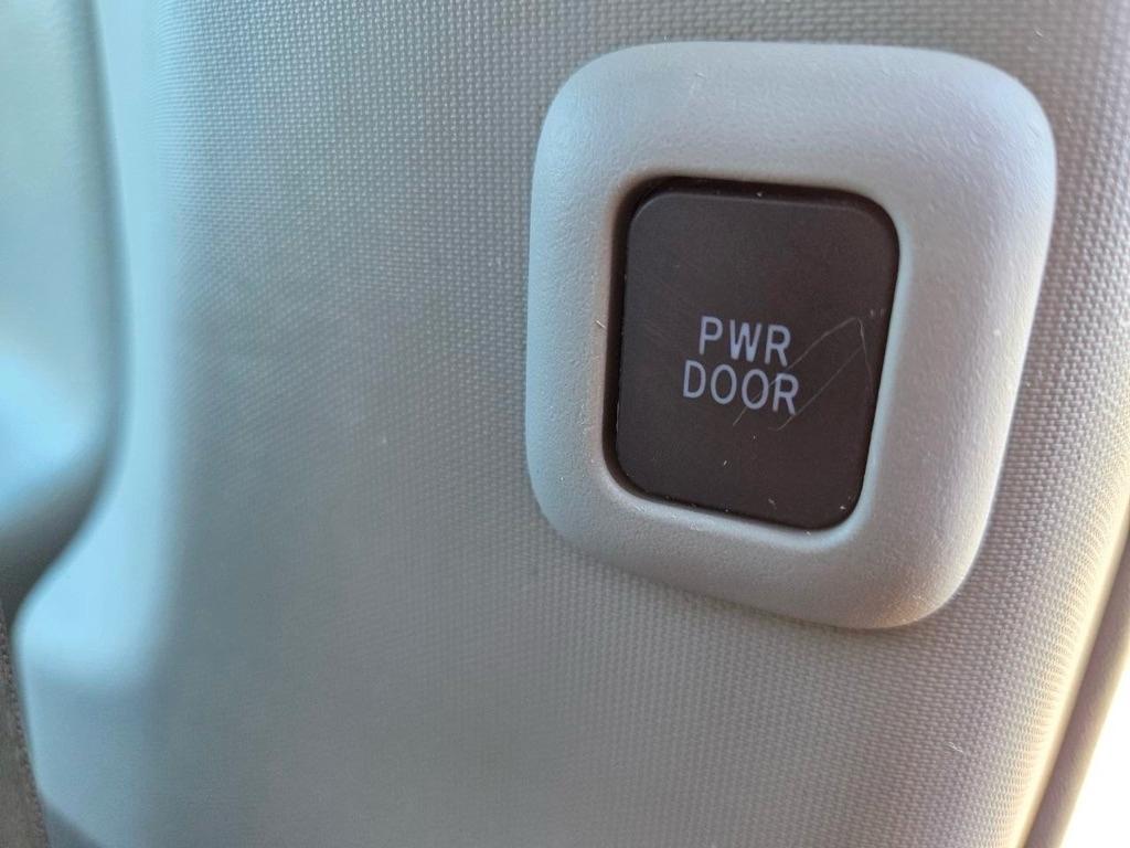 Toyota Sienna XLE 7-Passenger AWD 2017