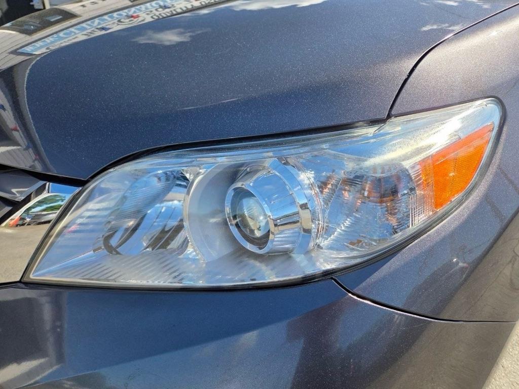 Toyota Sienna XLE 7-Passenger AWD 2017