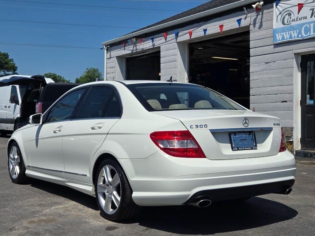Mercedes-Benz C-Class C300 4MATIC Sport Sedan 2011