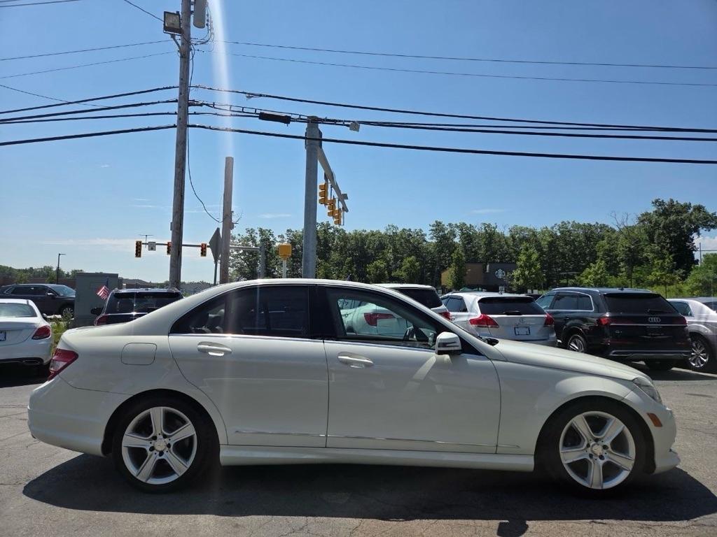 Mercedes-Benz C-Class C300 4MATIC Sport Sedan 2011