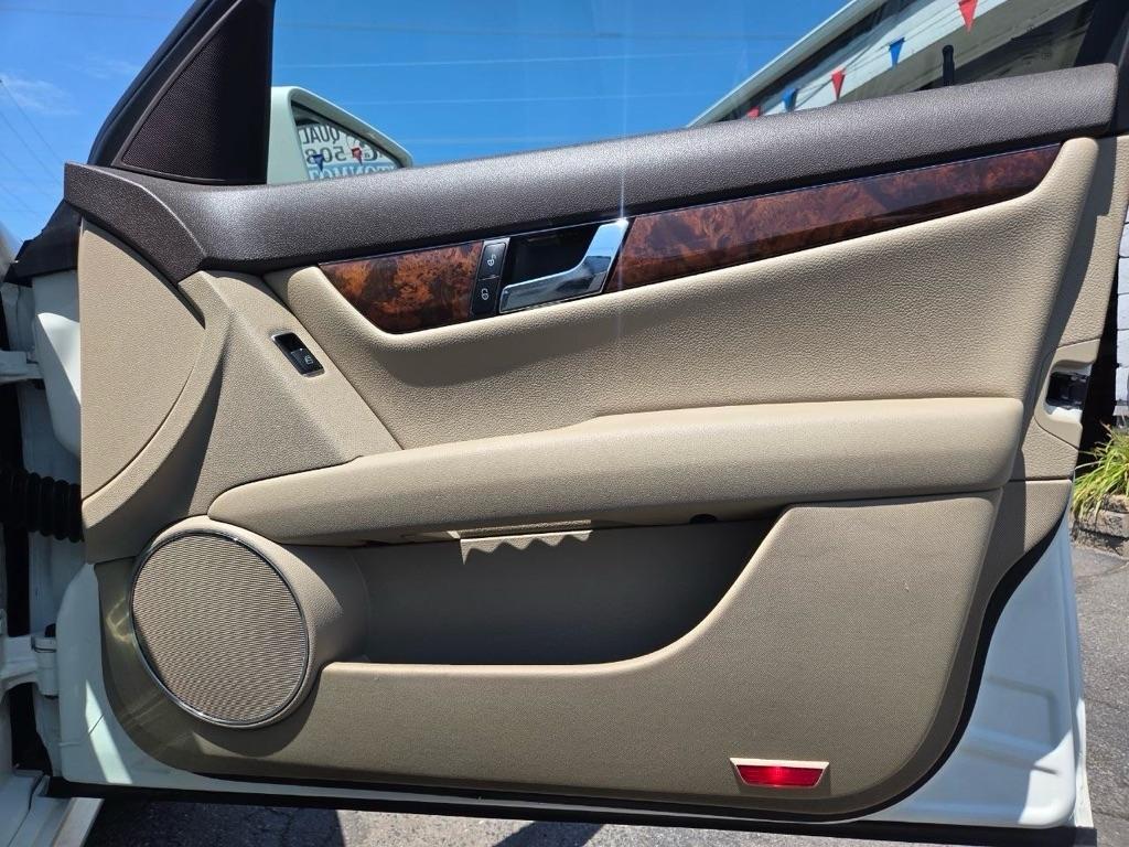Mercedes-Benz C-Class C300 4MATIC Sport Sedan 2011