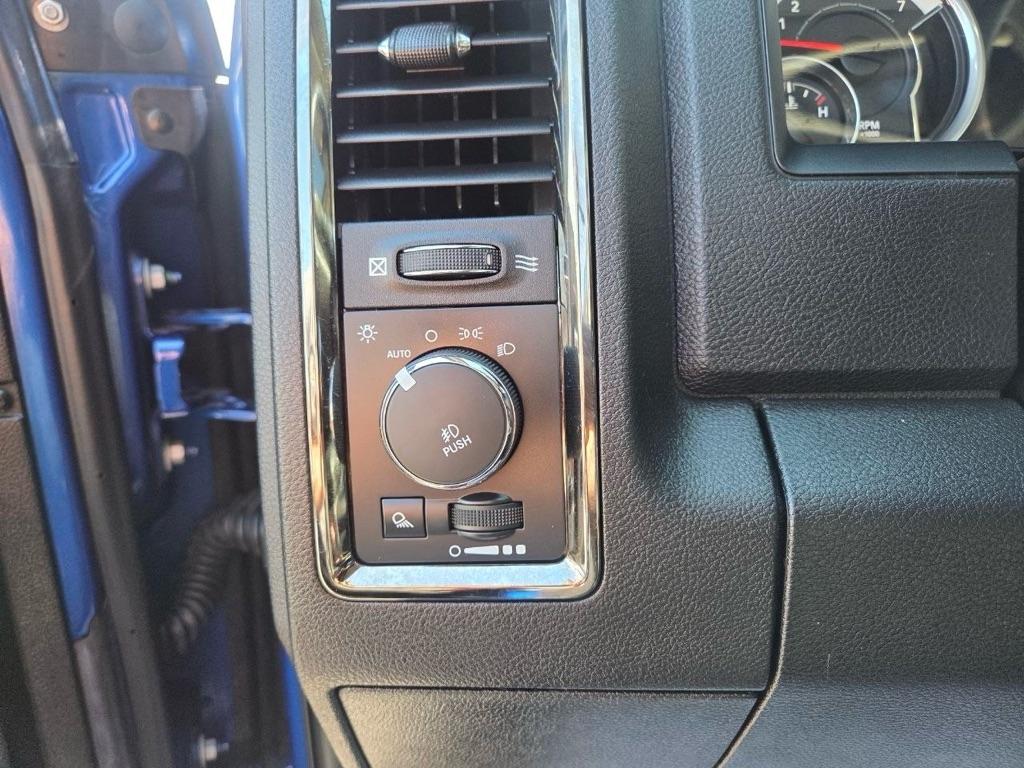 RAM 1500 Sport Crew Cab SWB 4WD 2014