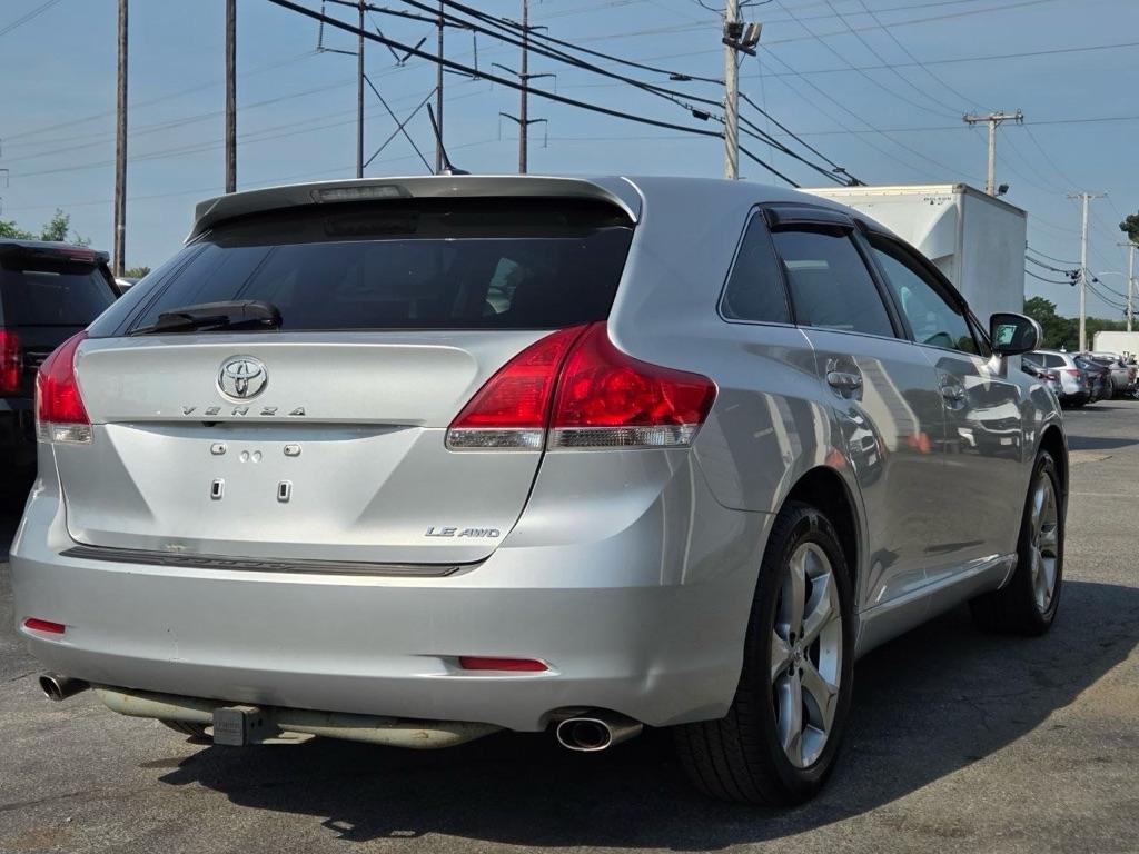 Toyota Venza LE V6 AWD 2012