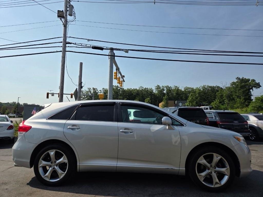 Toyota Venza LE V6 AWD 2012
