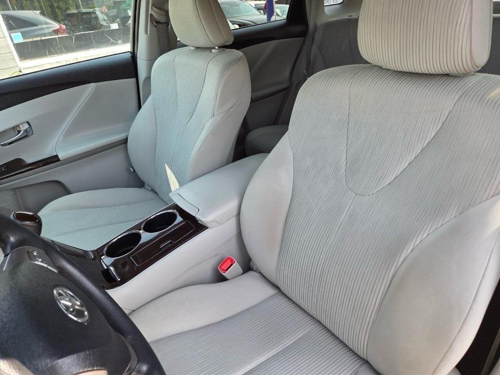 Toyota Venza LE V6 AWD 2012