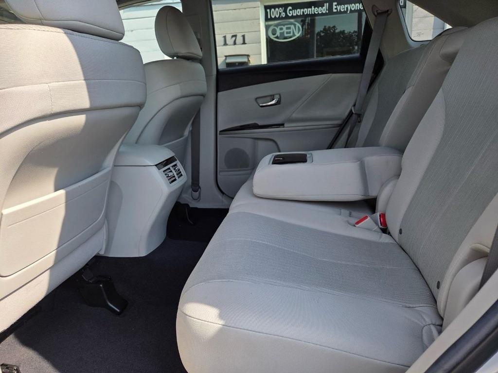 Toyota Venza LE V6 AWD 2012