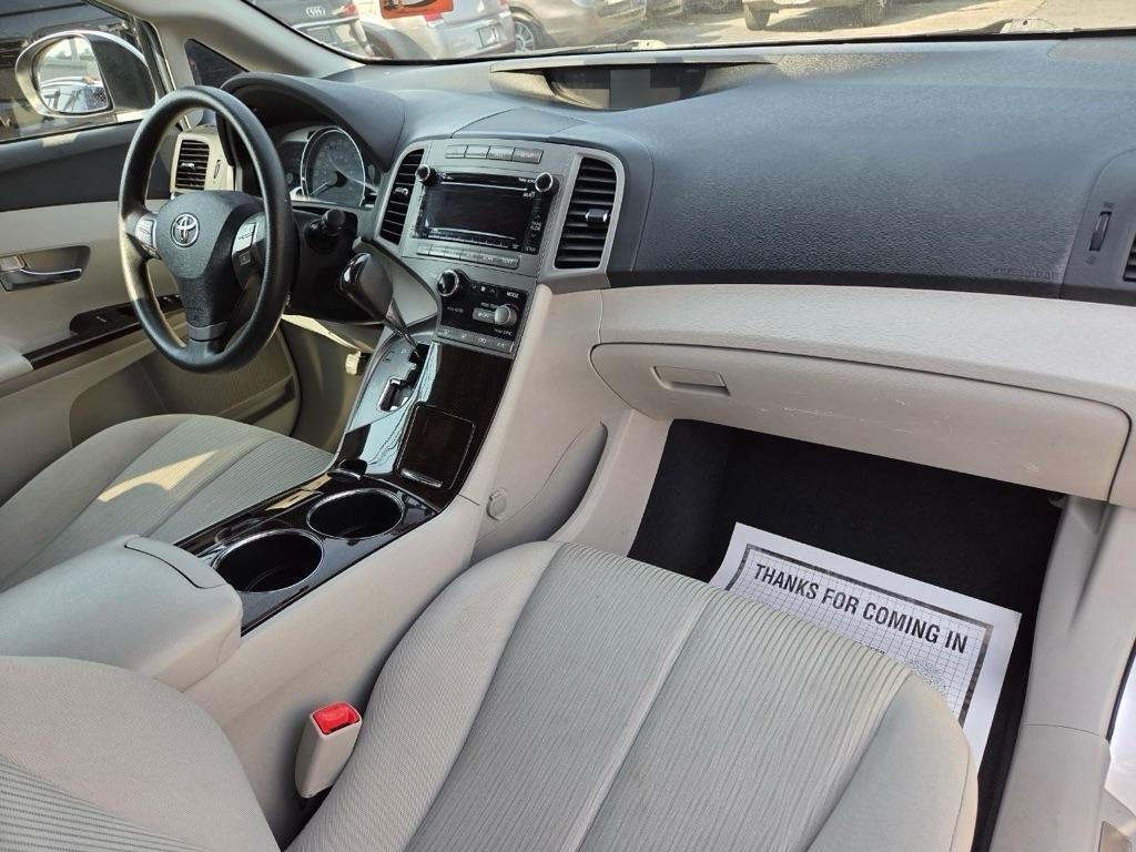 Toyota Venza LE V6 AWD 2012
