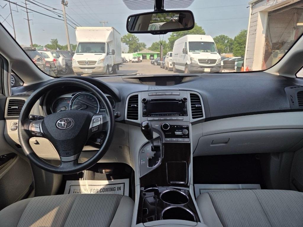 Toyota Venza LE V6 AWD 2012