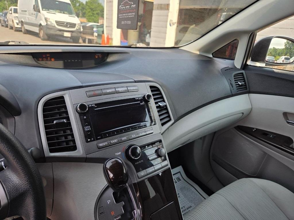 Toyota Venza LE V6 AWD 2012