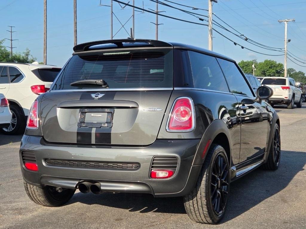 MINI Cooper John Cooper Works 2013