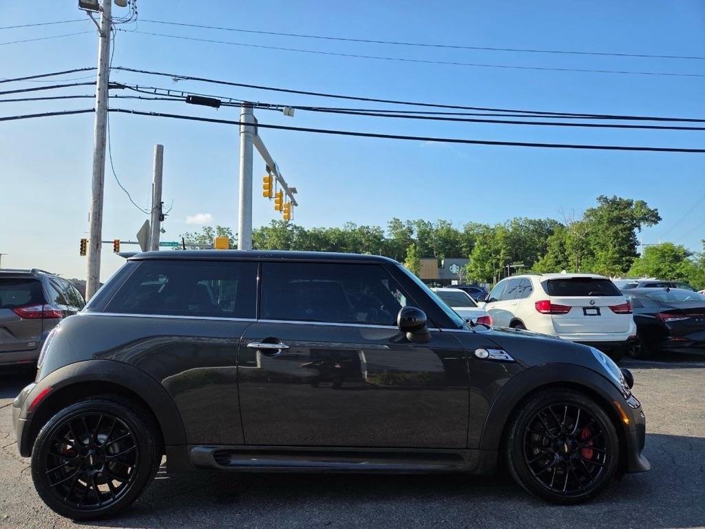 MINI Cooper John Cooper Works 2013