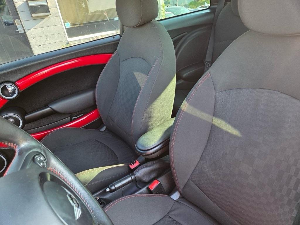 MINI Cooper John Cooper Works 2013