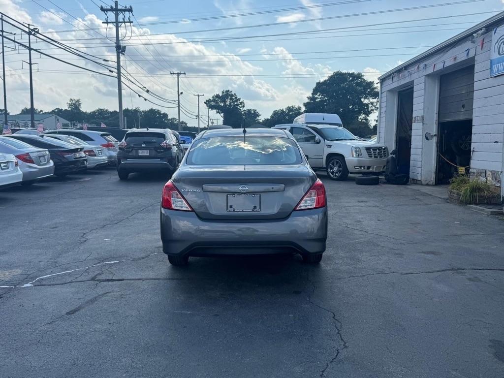 Nissan Versa 1.6 S 5M 2017