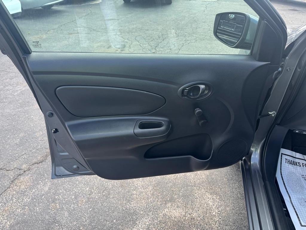 Nissan Versa 1.6 S 5M 2017