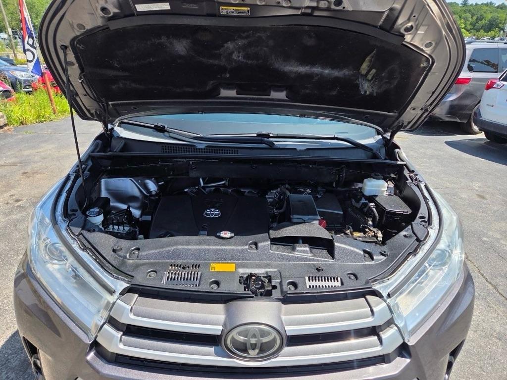Toyota Highlander XLE AWD V6 2019