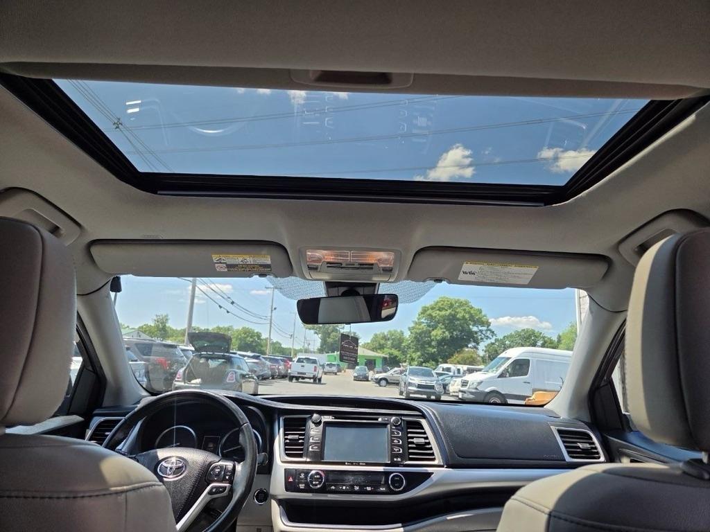 Toyota Highlander XLE AWD V6 2019