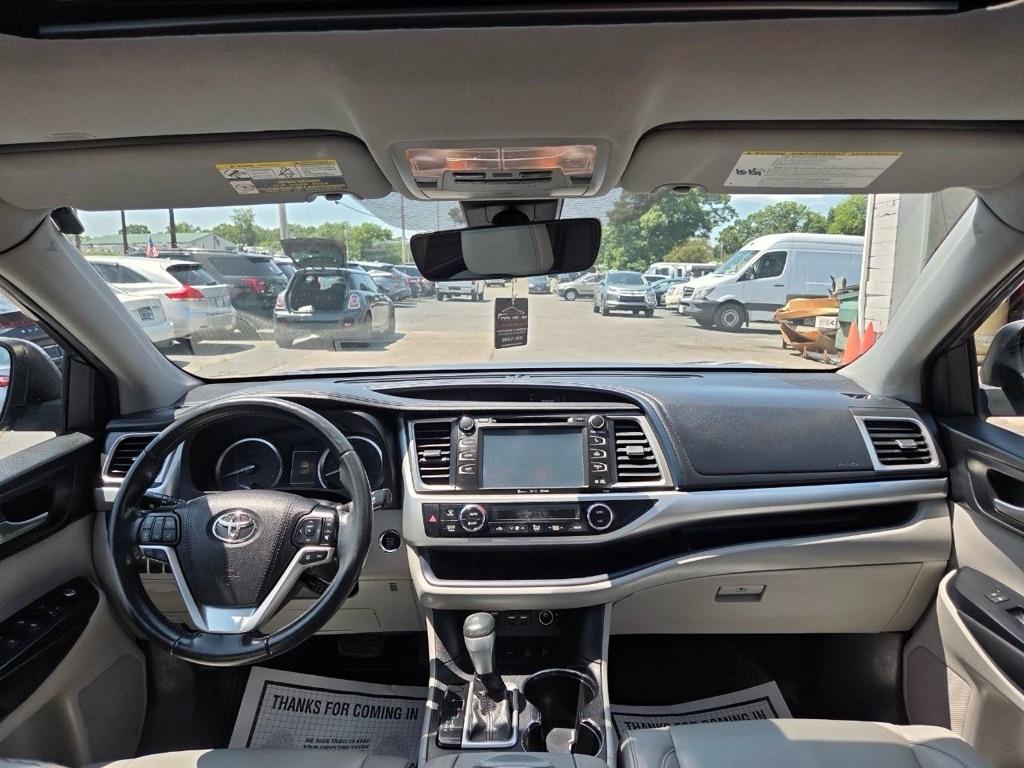 Toyota Highlander XLE AWD V6 2019