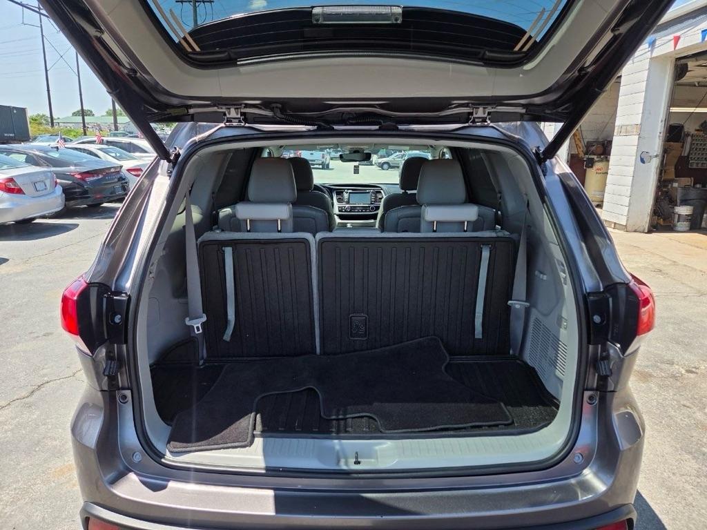 Toyota Highlander XLE AWD V6 2019