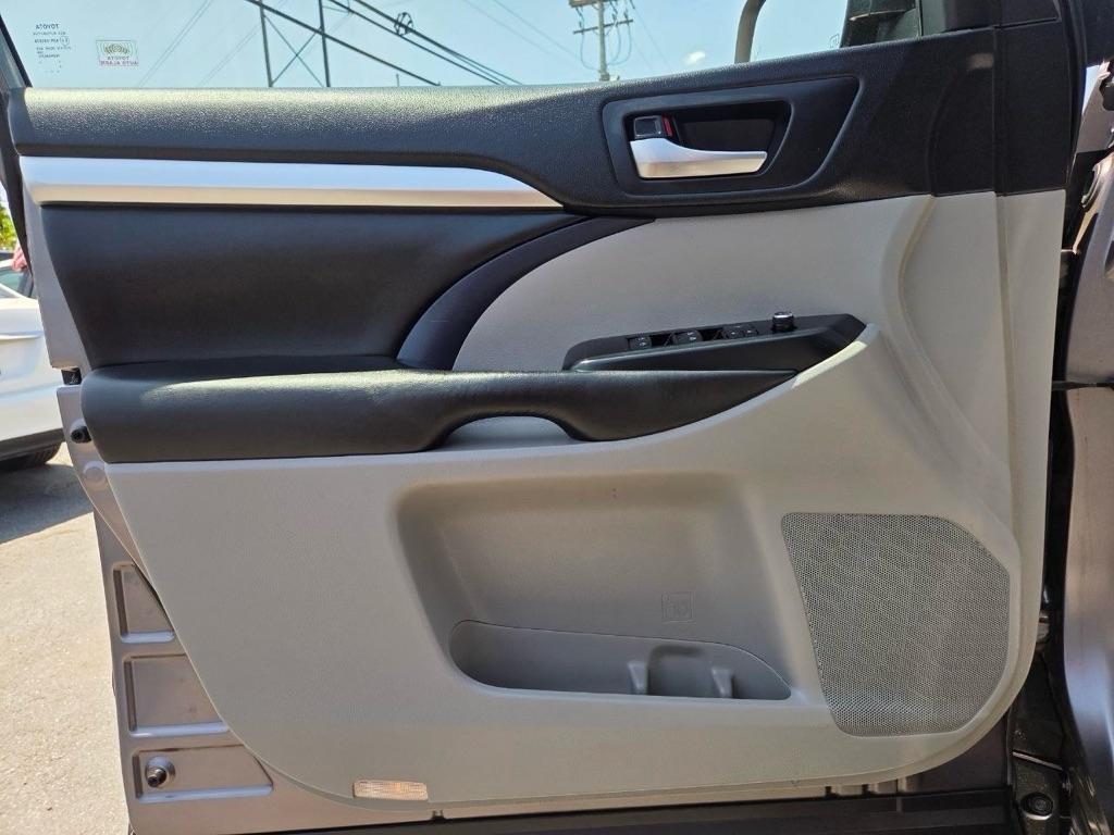 Toyota Highlander XLE AWD V6 2019