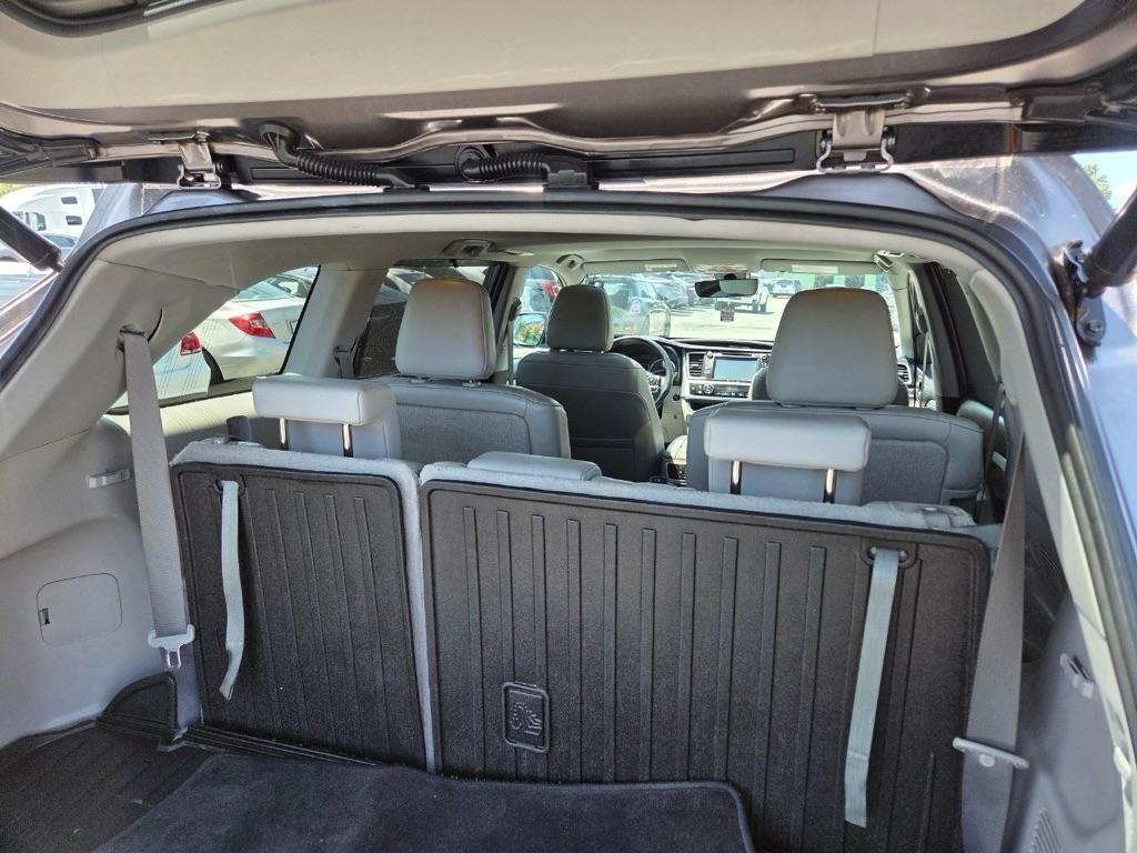 Toyota Highlander XLE AWD V6 2019