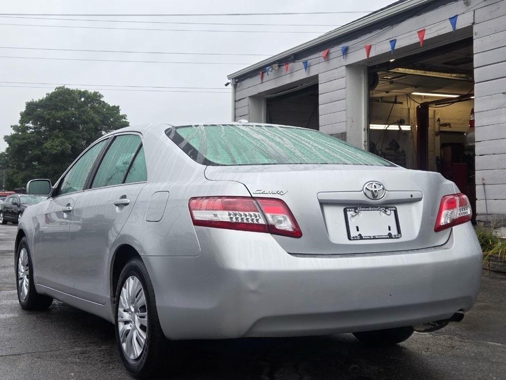 Toyota Camry Base 6-Spd AT 2011