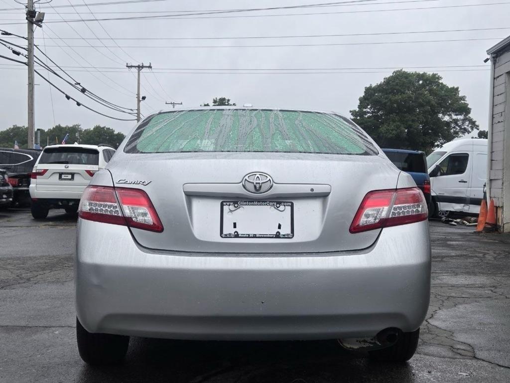 Toyota Camry Base 6-Spd AT 2011