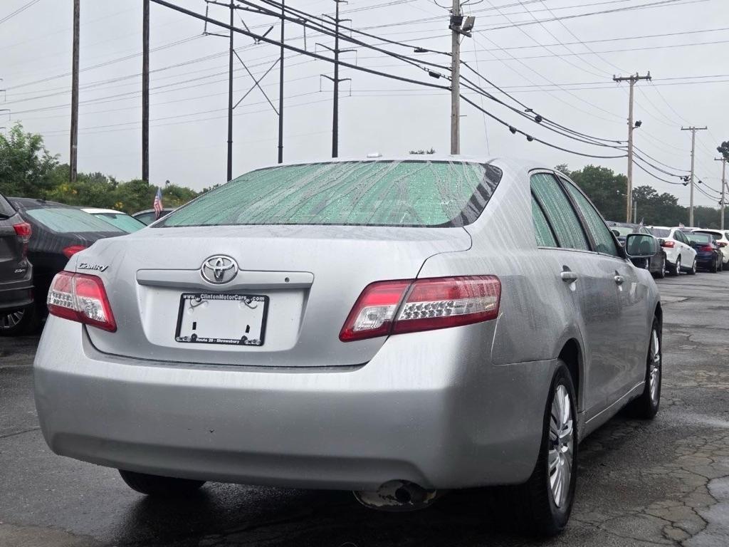 Toyota Camry Base 6-Spd AT 2011