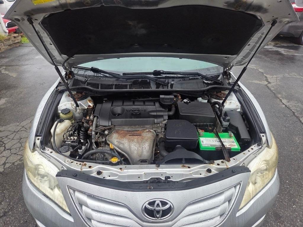Toyota Camry Base 6-Spd AT 2011