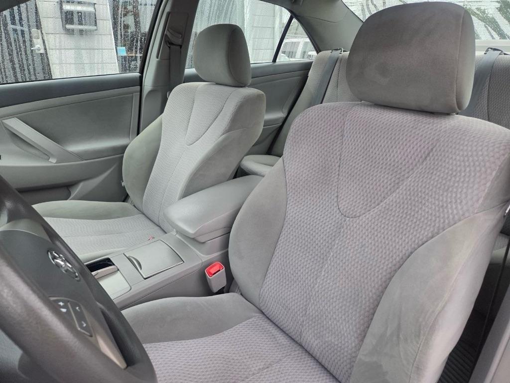 Toyota Camry Base 6-Spd AT 2011