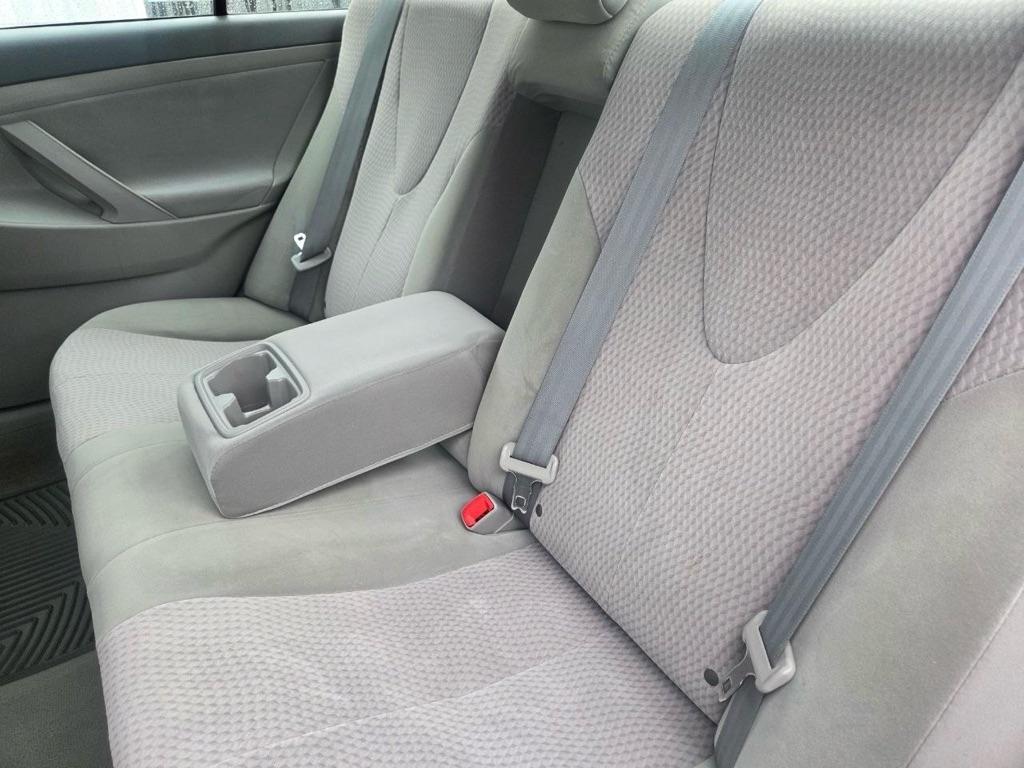 Toyota Camry Base 6-Spd AT 2011
