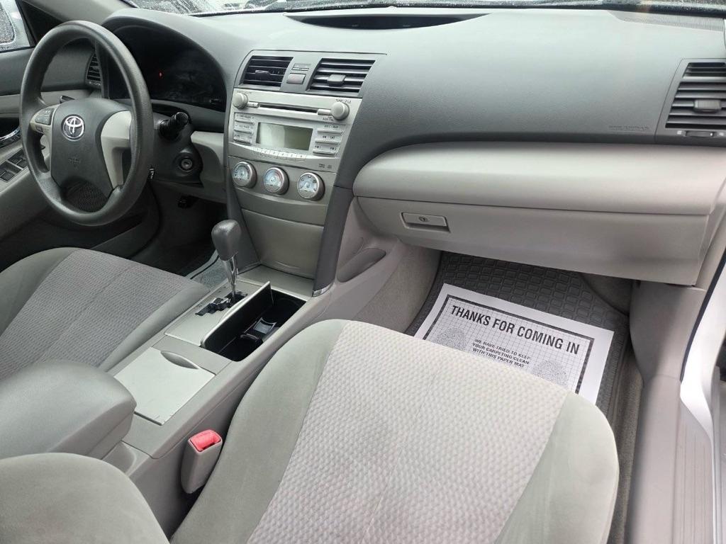 Toyota Camry Base 6-Spd AT 2011