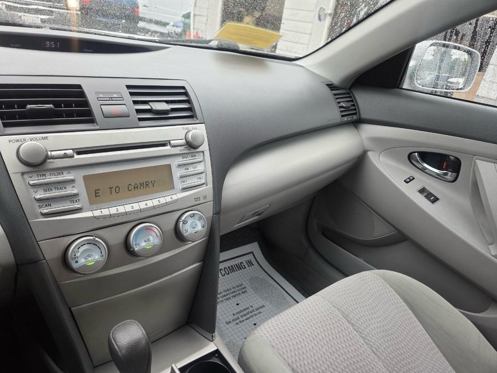 Toyota Camry Base 6-Spd AT 2011
