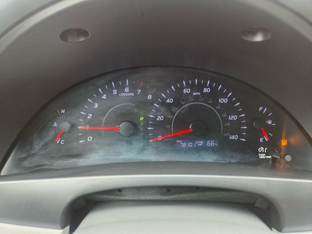 Toyota Camry Base 6-Spd AT 2011