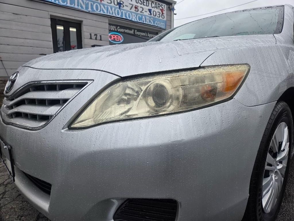 Toyota Camry Base 6-Spd AT 2011