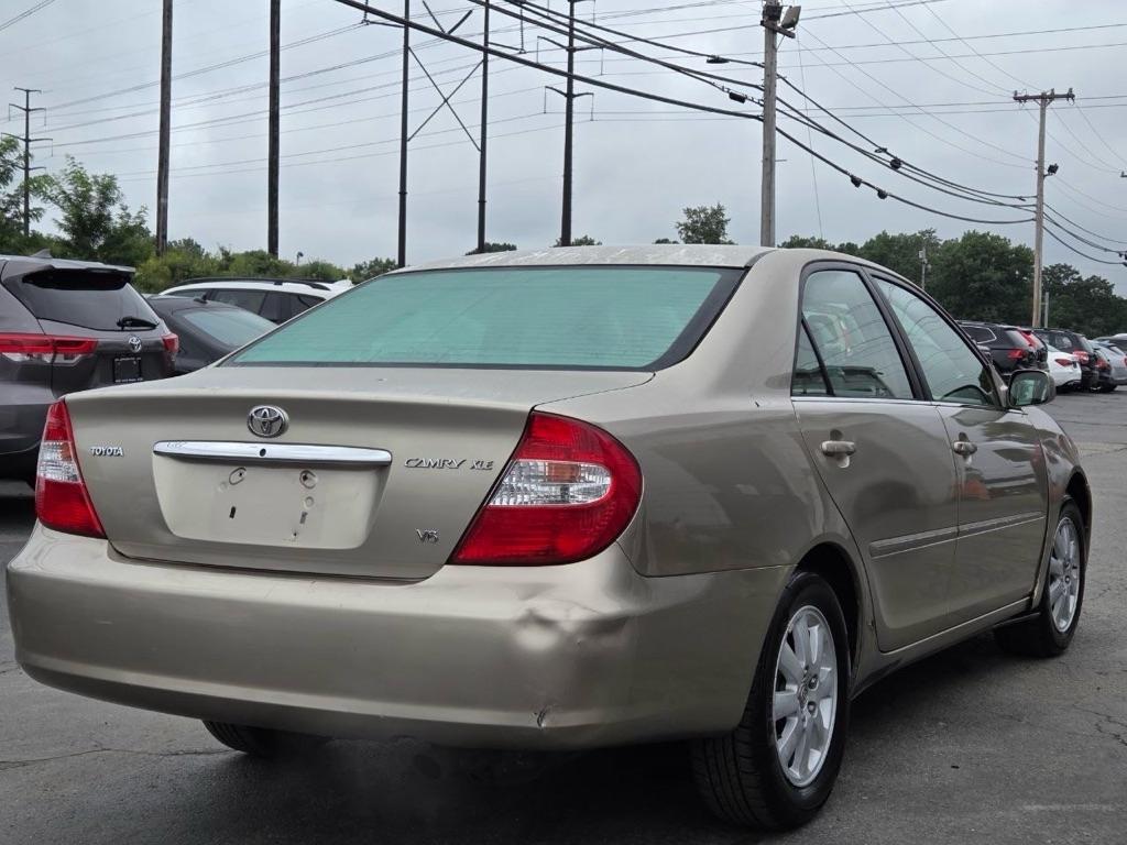 Toyota Camry LE V6 2002