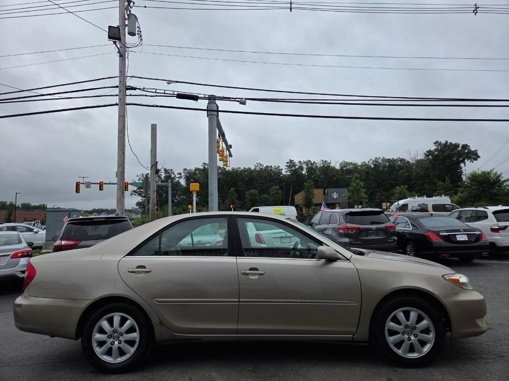 Toyota Camry LE V6 2002