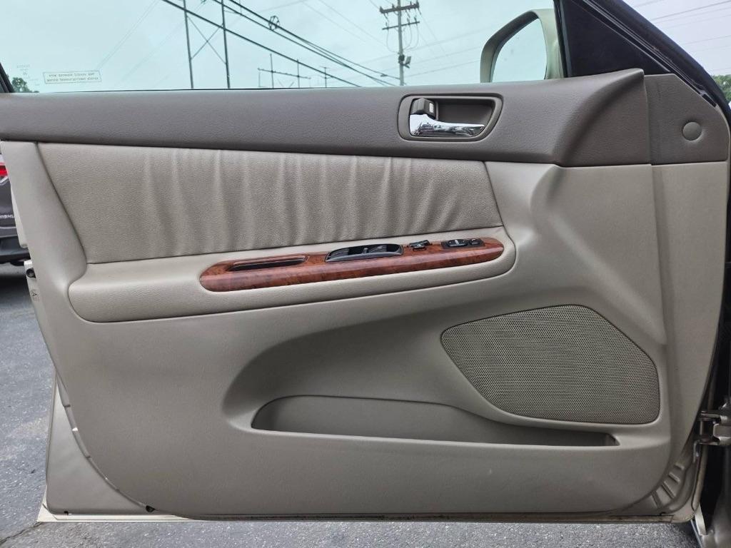 Toyota Camry LE V6 2002