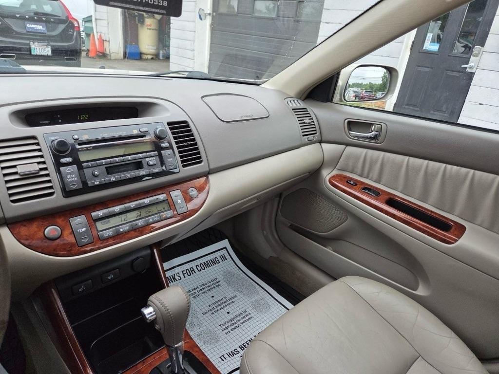Toyota Camry LE V6 2002
