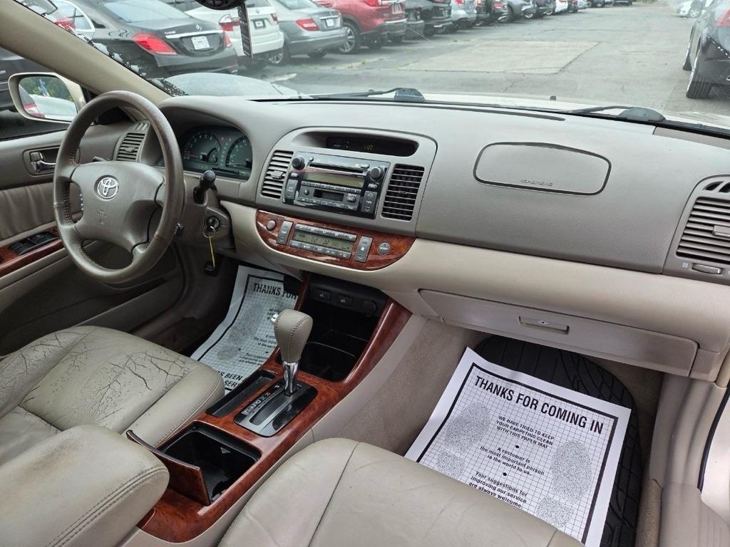 Toyota Camry LE V6 2002