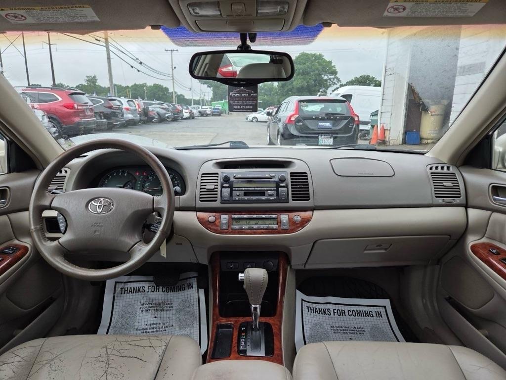 Toyota Camry LE V6 2002